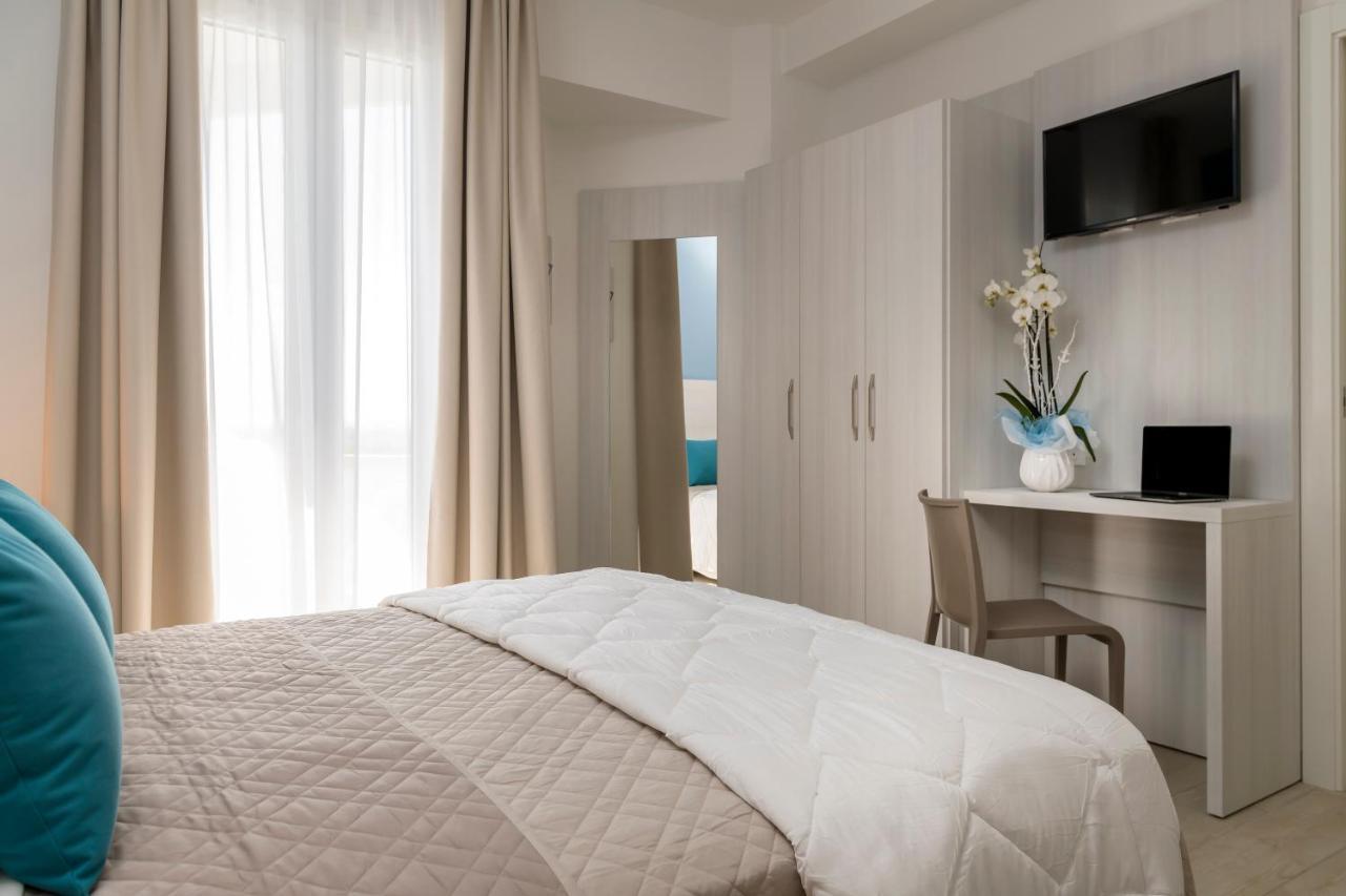 Hotel Raffaello Bellaria-Igea Marina Esterno foto