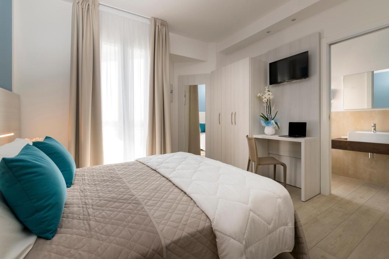 Hotel Raffaello Bellaria-Igea Marina Esterno foto
