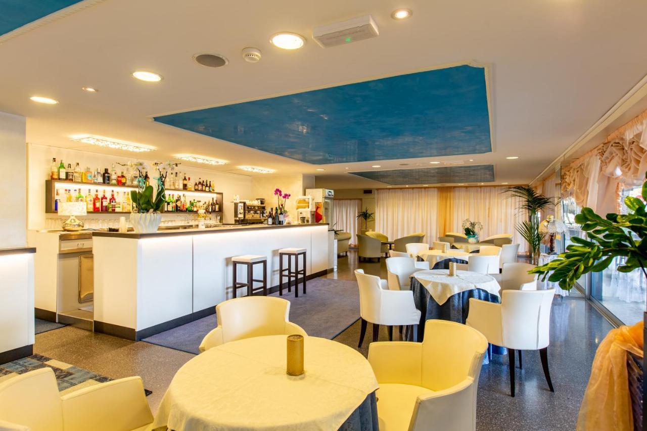 Hotel Raffaello Bellaria-Igea Marina Esterno foto