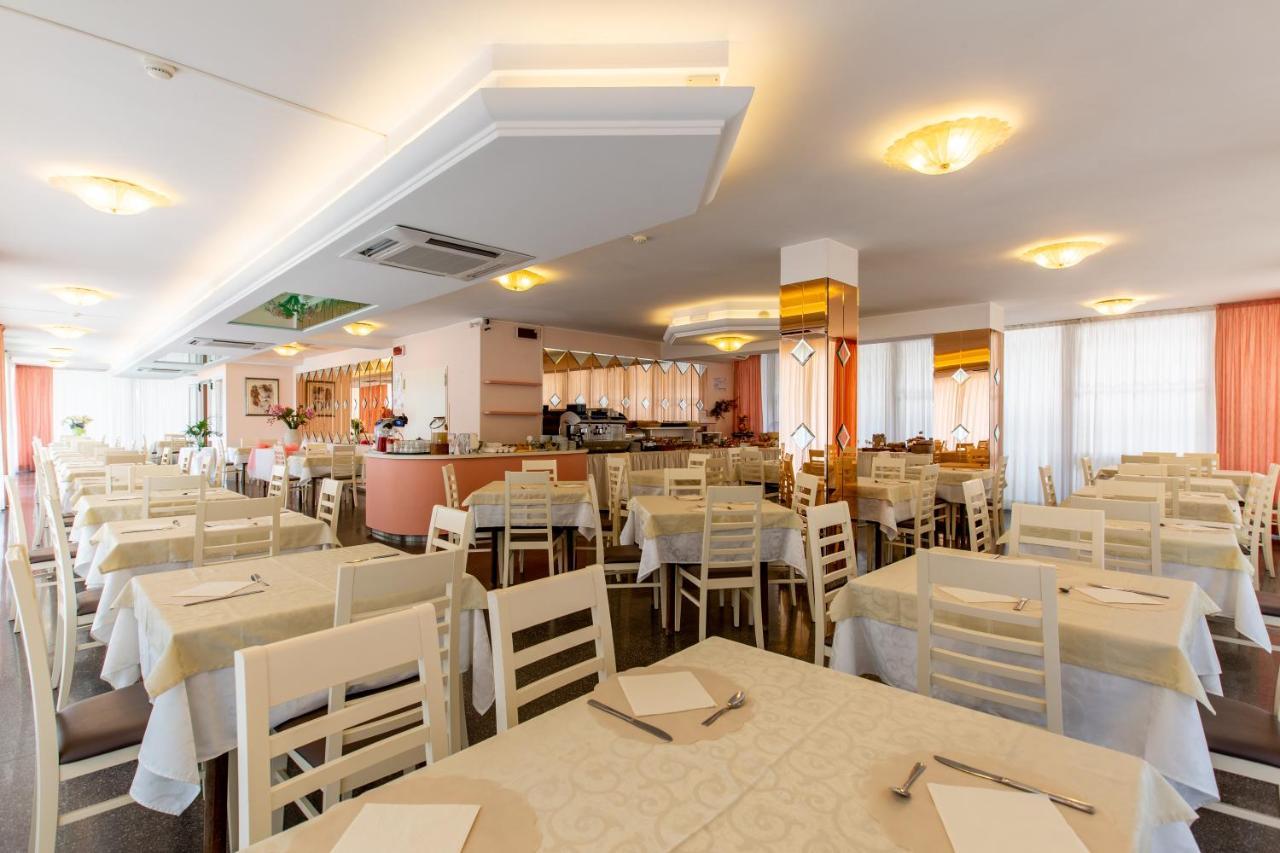 Hotel Raffaello Bellaria-Igea Marina Esterno foto