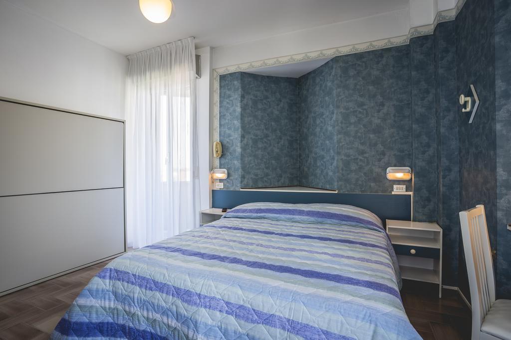 Hotel Raffaello Bellaria-Igea Marina Esterno foto