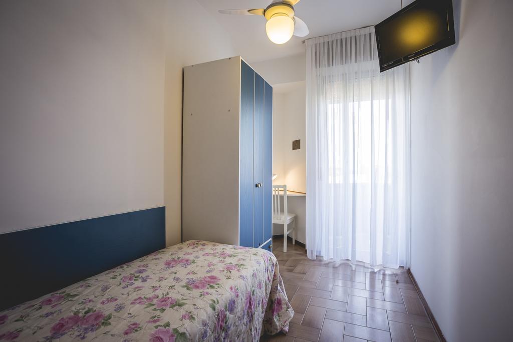 Hotel Raffaello Bellaria-Igea Marina Esterno foto