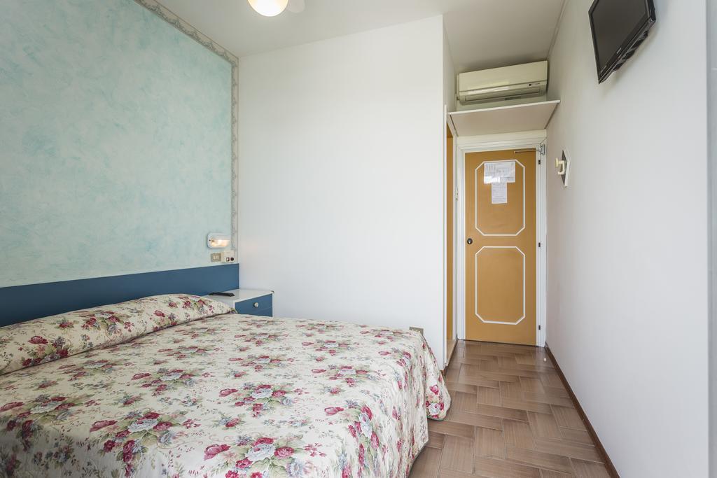 Hotel Raffaello Bellaria-Igea Marina Esterno foto