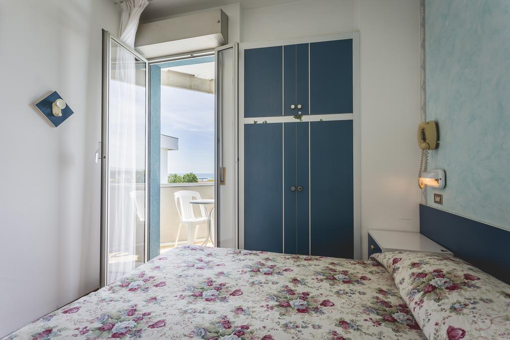 Hotel Raffaello Bellaria-Igea Marina Esterno foto