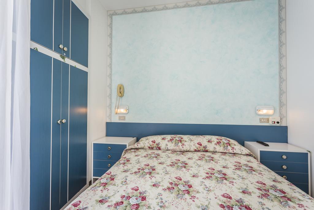 Hotel Raffaello Bellaria-Igea Marina Esterno foto