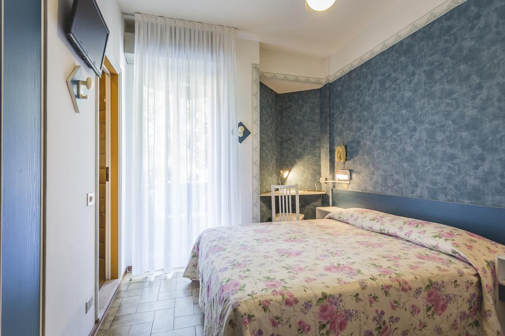 Hotel Raffaello Bellaria-Igea Marina Esterno foto